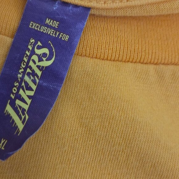 LA Lakers Stadium Giveaway T-Shirt XL Thank You First Responders 1/13/2025 - Picture 5 of 10